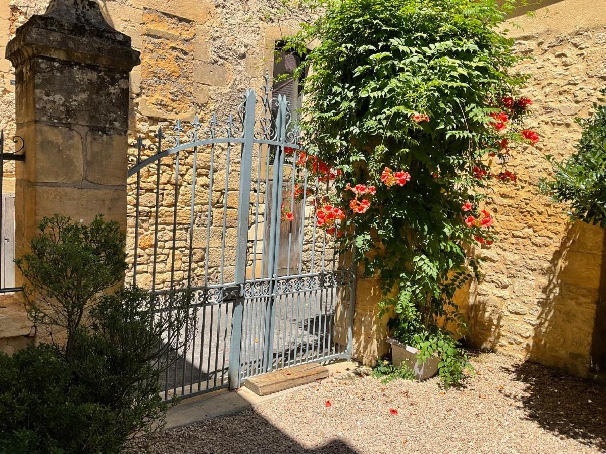 Готель Sarlat Cote Jardin Екстер'єр фото